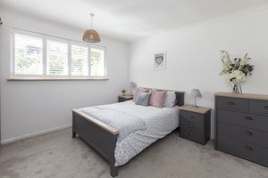 Lindfield_Bedroom - click for photo gallery